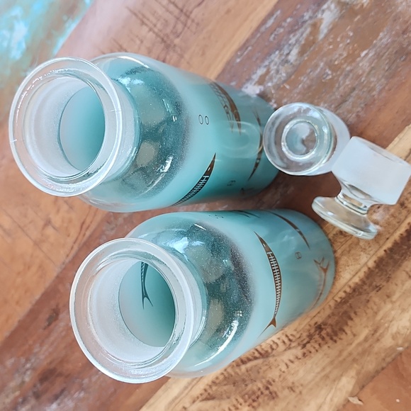 Vtg L&L Decanters - Set of 2 - Picture 9 of 11